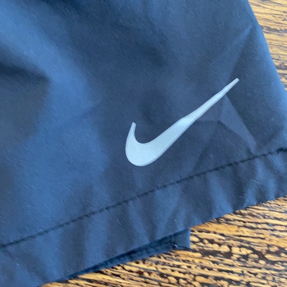 Nike Dry Fit Women’s Running Shorts Size Small - Picture 2 of 4